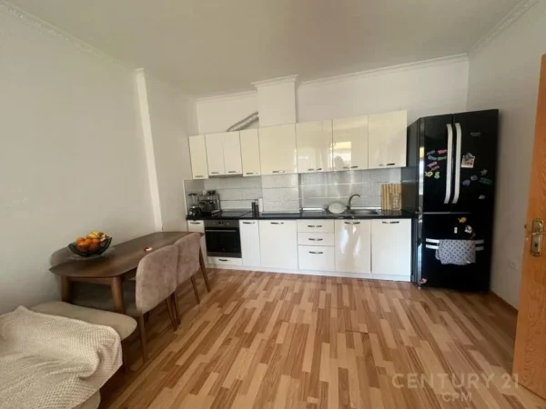 Tirane, jepet me qera apartament 2+1 , 90 m² (rruga teodor keko)