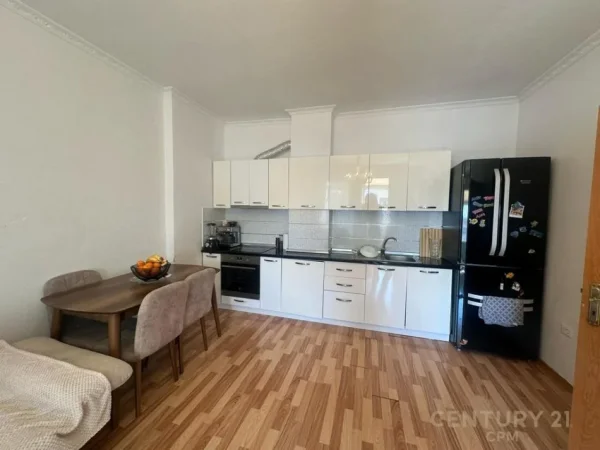 Tirane, jepet me qera apartament 2+1 , 90 m² (rruga teodor keko)