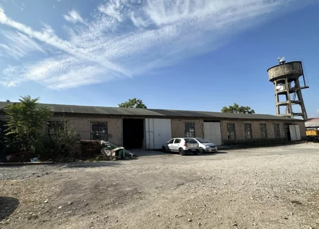 Tirane, jepet me qera ambjent biznesi , 714 m² 5.100 € (Rr. 5 Maji)