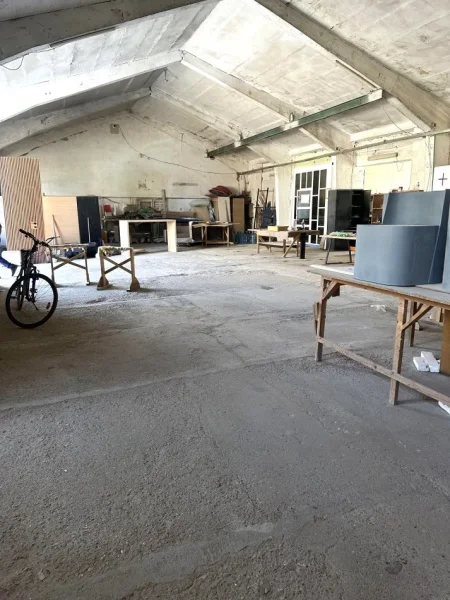 Tirane, jepet me qera ambjent biznesi , 714 m² 5.100 € (Rr. 5 Maji)