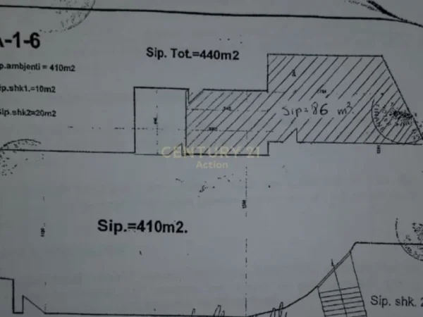 Tirane, jepet me qera ambjent biznesi Kati 2, 440 m² 2.500 € (don bosko)