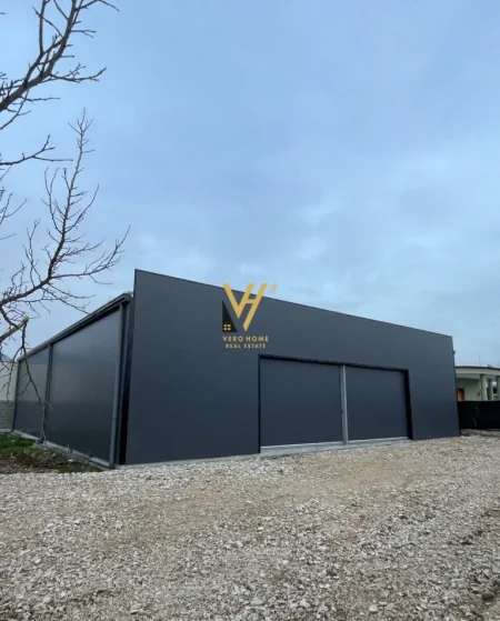 Tirane, jepet me qera ambjent biznesi Kati 0, 320 m² 1.500 € (KAMEZ)