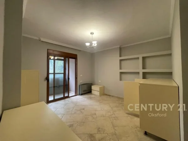 Tirane, jepet me qera apartament 3+1 Kati 5, 164 m² 1.500 € (RRUGA E ELBASANIT)