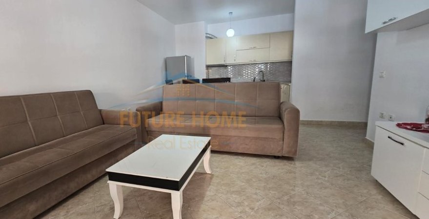 Tirane, jepet me qera apartament 2+1+Ballkon Kati 4, 105 m² 430 € (Astir)