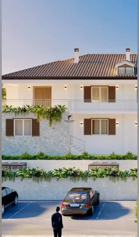 Pogradec, shitet Vile 5+1+Ballkon Kati 2, 312 m² 270.000 € (POGRADEC)