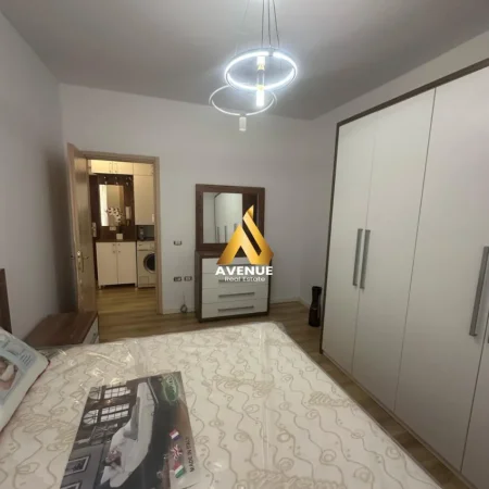 Tirane, shitet apartament 1+1+Ballkon Kati 5, 65 m² 95.000 € (misto mame)