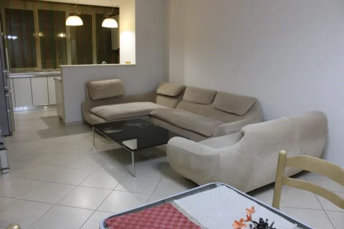 Tirane, jepet me qera apartament 2+1 Kati 4, 92 m² 680 € (Jepet SAUPER Apartment 2+1+1 me Qera Ne Sheshin Willson)