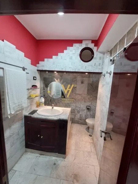 Tirane, jepet me qera dyqan Kati 0, 356 m² 550 € (RRUGA E DURRESIT)