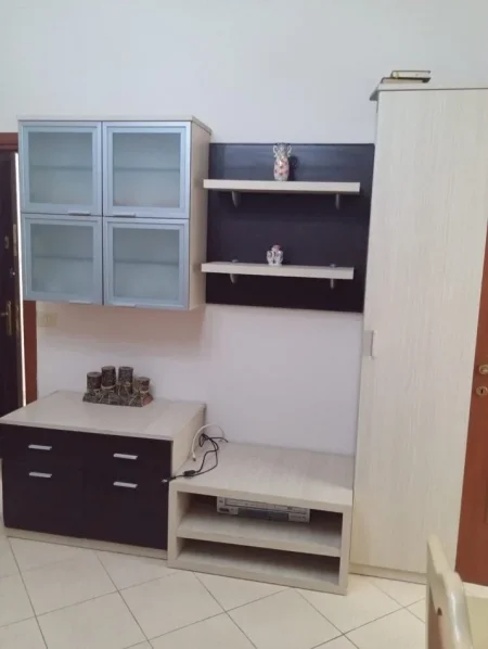 Durres, jepet me qera apartament 2+1 Kati 10, 80 m² 300 € (Rruga Kasem Durresi)