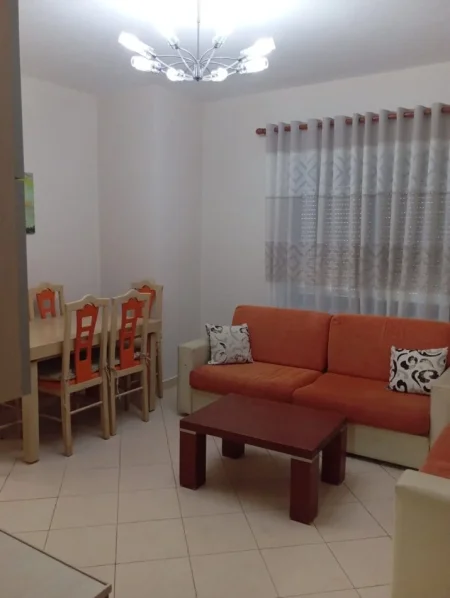 Durres, jepet me qera apartament 2+1 Kati 10, 80 m² 300 € (Rruga Kasem Durresi)
