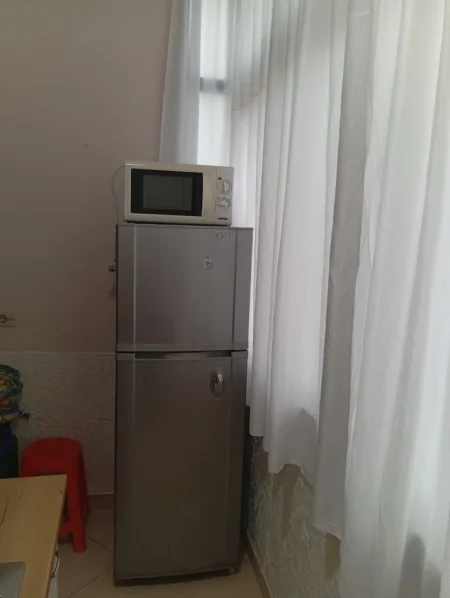 Durres, jepet me qera apartament 2+1 Kati 10, 80 m² 300 € (Rruga Kasem Durresi)