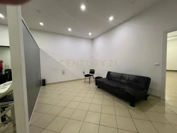 Tirane, shes ambjent biznesi , 98 m² 199.000 € (Yzberish)