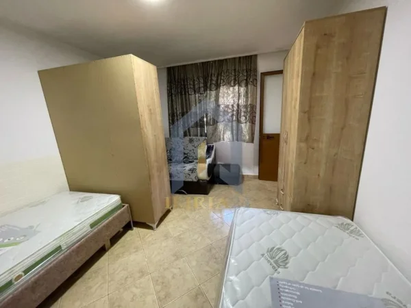 Tirane, jap me qera apartament 1+1 Kati 0, 40 m² 230 € (Ali Dem - Kristaq Capo)