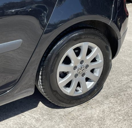 Tirane, shes makine VW GOLF 5 Benzin+Gaz, e zeze manuale Klima 199.000 km 3.900 €