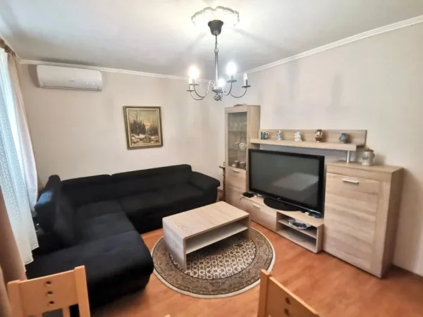 SHITET: 1+1 **Super Cmim** ( 📍 Rr. Kosovareve - Liqeni ) kati 1, --- i Mobiluar & Izolim i Ri ** MUNDESI INVESTIMI ****130.000€ 💫