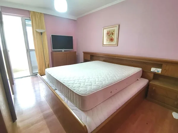 SHITET: 1+1 **Super Cmim** ( 📍 Rr. Kosovareve - Liqeni ) kati 1, --- i Mobiluar & Izolim i Ri ** MUNDESI INVESTIMI ****130.000€ 💫