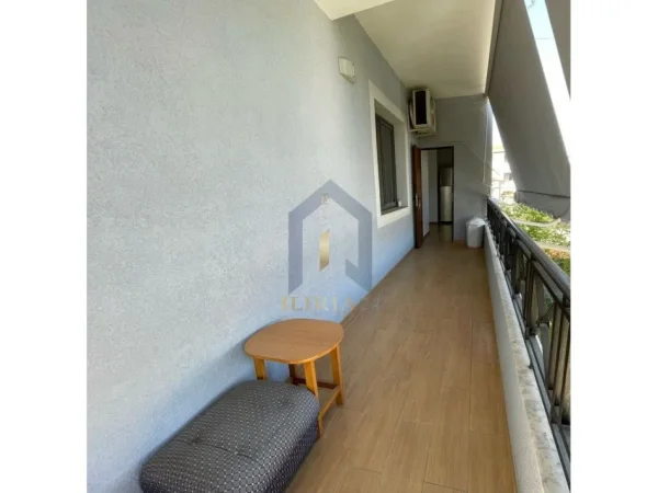 Tirane, jepet me qera apartament 2+1+Ballkon Kati 1, 90 m² 550 € (Ali Dem - Kristaq Capo)