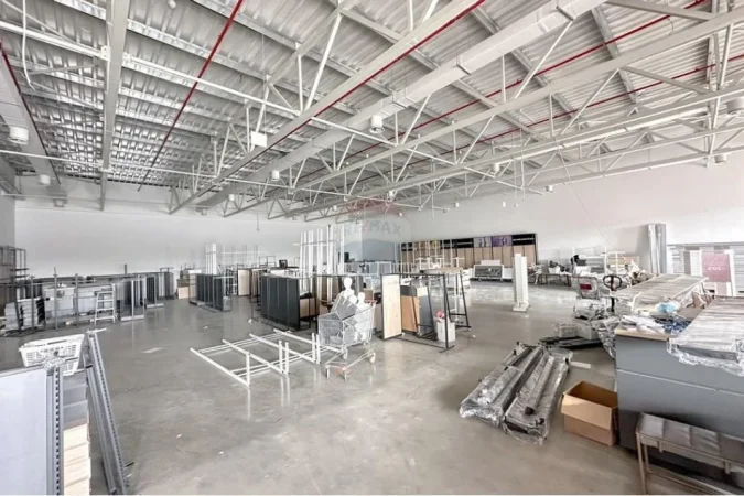 Tirane, jepet me qera ambjent biznesi Kati 0, 690 m² 13.800 € (Autostrada Tirane Durres)