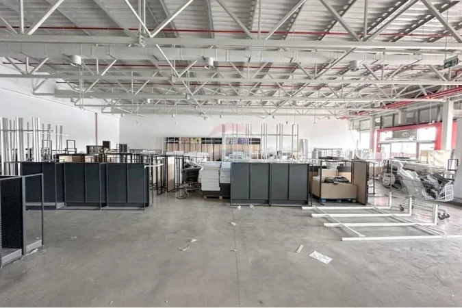 Tirane, jepet me qera ambjent biznesi Kati 0, 690 m² 13.800 € (Autostrada Tirane Durres)