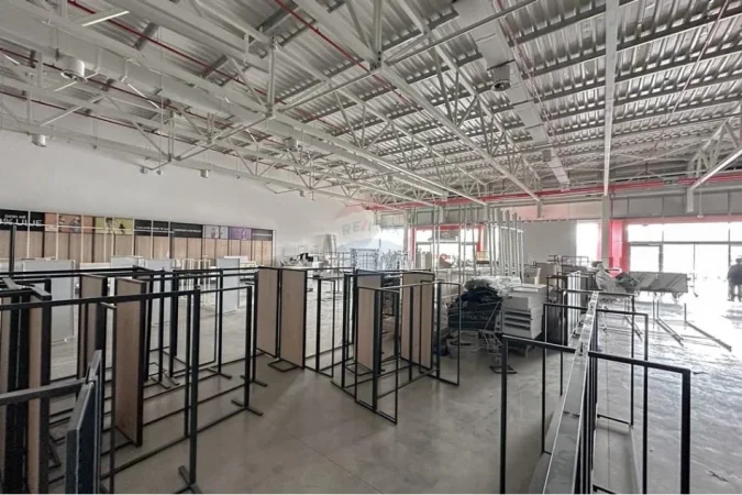 Tirane, jepet me qera ambjent biznesi Kati 0, 690 m² 13.800 € (Autostrada Tirane Durres)