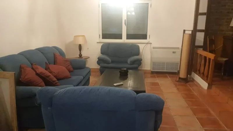 Tirane, jepet me qera apartament+verande | Penthouse 4+1 Kati 11, 252 m² 1.300 € (Shkolla 11 janari)