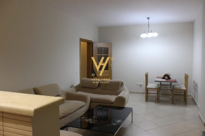 Tirane, jepet me qera apartament 2+1+Ballkon Kati 4, 95 m² 700 € (SHESHI WILLSON)