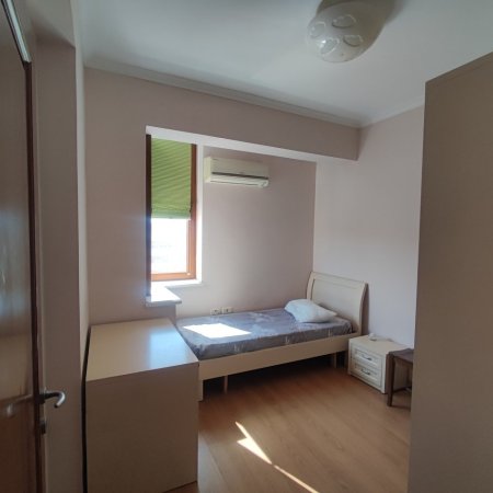 Tirane, jepet me qera apartament 2+1 Kati 10, 100 m² 700 € (Rruga kavajes)