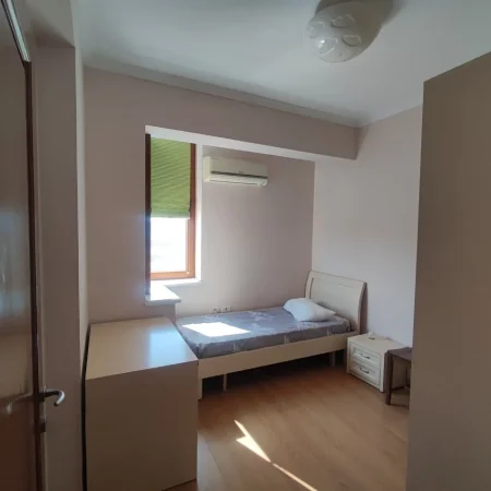 Tirane, jepet me qera apartament 2+1 Kati 10, 100 m² 700 € (Rruga kavajes)