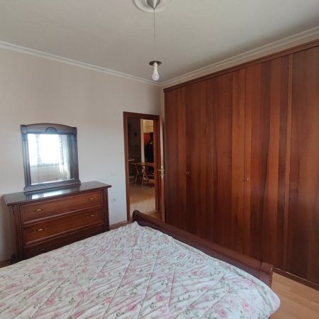 Tirane, jepet me qera apartament 2+1 Kati 10, 100 m² 700 € (Rruga kavajes)