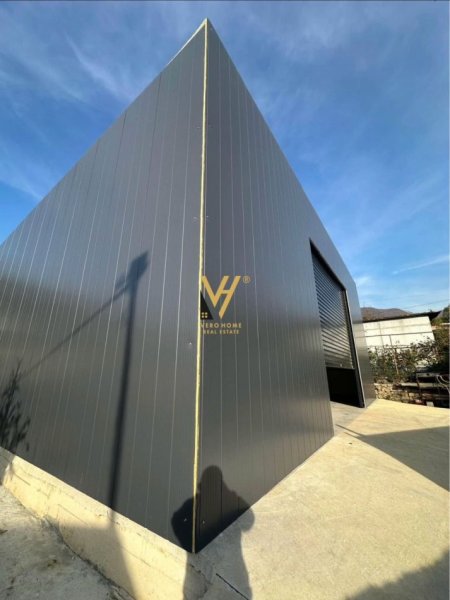 Tirane, jepet me qera magazine Kati 0, 160 m² 1.000 € (RRUGA MYSLYM KETA)