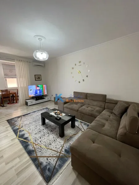 Tirane, shes apartament 2+1+Ballkon Kati 5, 85 m² 143.000 € (Don Bosko)
