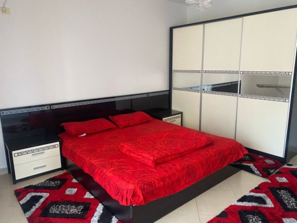 Tirane, jepet me qera apartament 2+1+Ballkon Kati 1, 120 m² 550 € (Fresk)