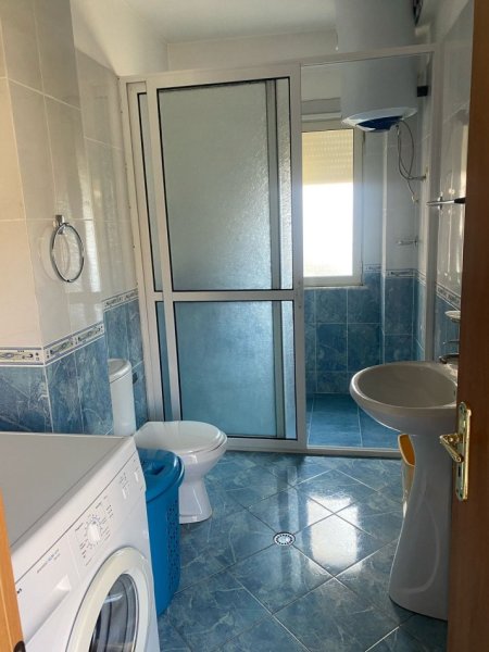 Tirane, jepet me qera apartament 2+1+Ballkon Kati 1, 120 m² 550 € (Fresk)