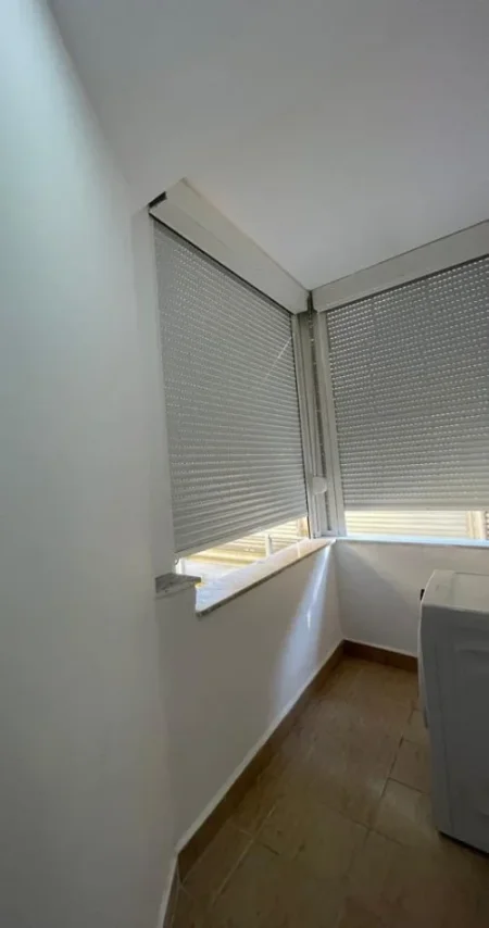 Tirane, jepet me qera apartament 1+1+Ballkon Kati 2, 65 m² 450 € (Kodra e Diellit tek market Aldi)