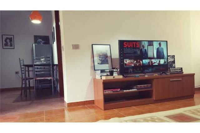 Tirane, jepet me qera apartament 1+1+A Kati 2, 85 m² 350 Euro (Pazari i Ri)