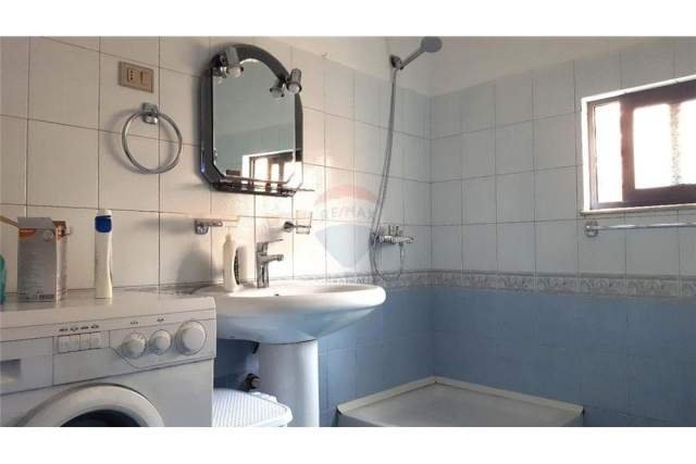 Tirane, jepet me qera apartament 1+1+A Kati 2, 85 m² 350 Euro (Pazari i Ri)