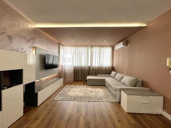 Tirane, shes 3+1 195.000 Euro