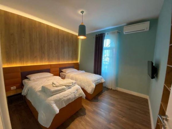 Tirane, jepet me qera apartament 900 Euro (sauk)