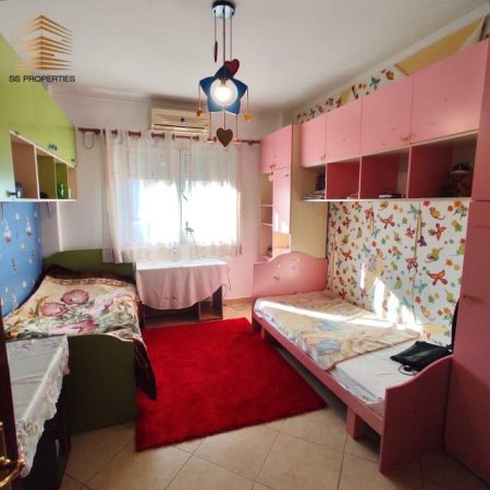 Tirane, shitet apartament 2+1+A+BLK Kati 8, 103 m² 170.000 Euro (Rruga Robert Shvarc KOMUNA E PARISIT)