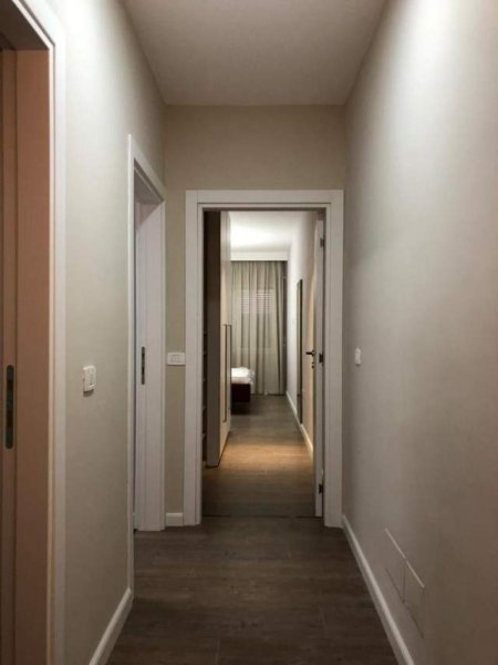 Tirane, jepet me qera Dublex 650 Euro