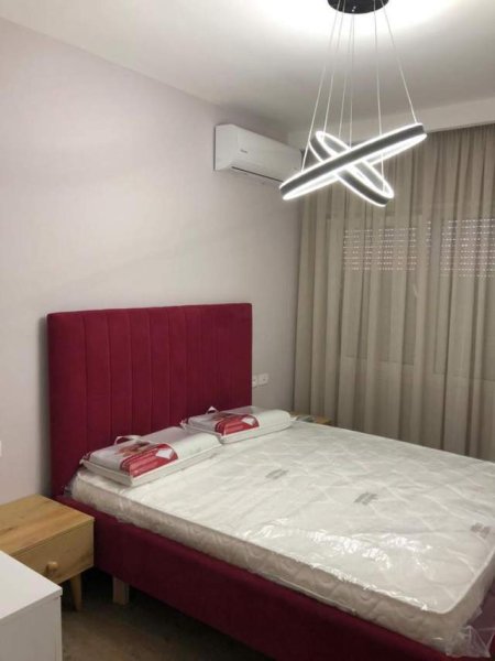 Tirane, jepet me qera Dublex 650 Euro