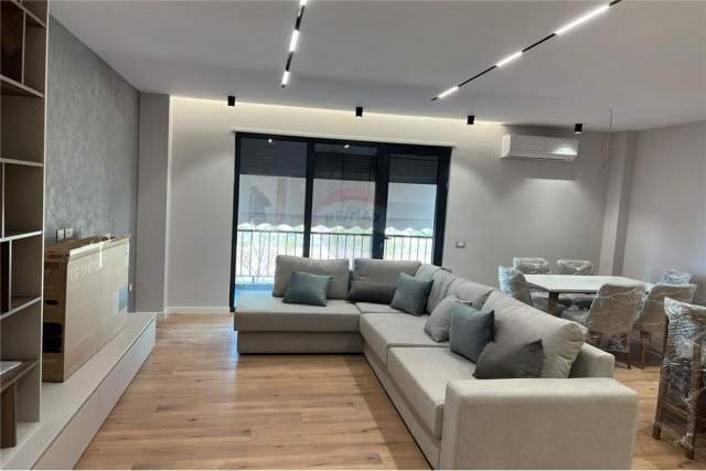 Tirane, jepet me qera apartament 2+1+BLK 120 m² 1.400 Euro (liqeni i thate)