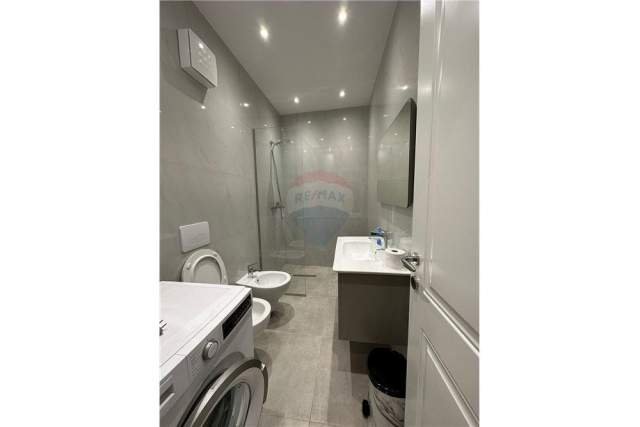 Tirane, jap me qera apartament 70 m² 600 Euro (RRUGA E DIBRES)