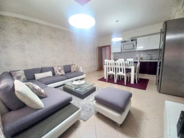 Tirane, jepet me qera apartament 2+1+BLK Kati 6, 100 m² 500 Euro (Rruga Tish Dalia)