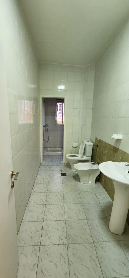 Tirane, shitet apartament 1+1+BLK Kati 3, 63 m² 85.000 Euro (Vasil Shanto)
