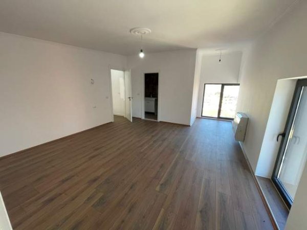 Tirane, shitet apartament duplex 3+1+BLK Kati 0, 177 m² 215.000 Euro (Kombinat)