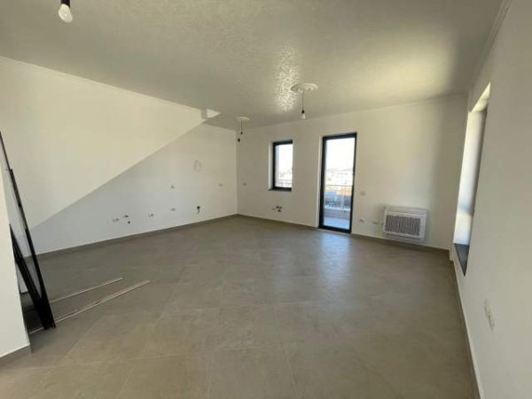 Tirane, shitet apartament duplex 3+1+BLK Kati 0, 177 m² 215.000 Euro (Kombinat)