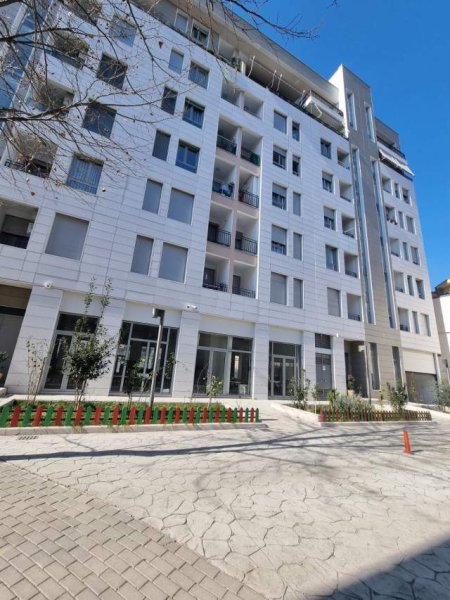 Tirane, Shitet Ambient Biznesi Kati 0, 41 m² 103.000 Euro (Brryli)