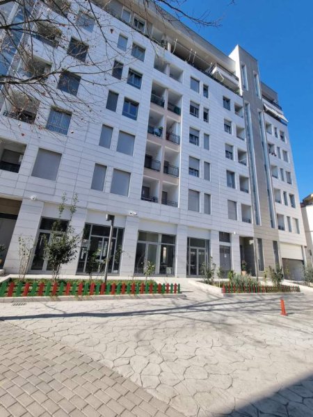 Tirane, Shitet Ambient Biznesi Kati 0, 41 m² 74.700 Euro (Brryli)