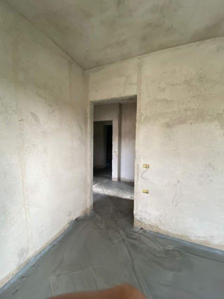 Tirane, shes apartament 2+1 Kati 3, 85 m² 140.000 Euro (Rruga e Dibres)